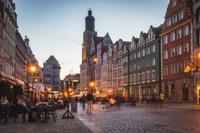 波兰城市街道建筑夜景摄影图片